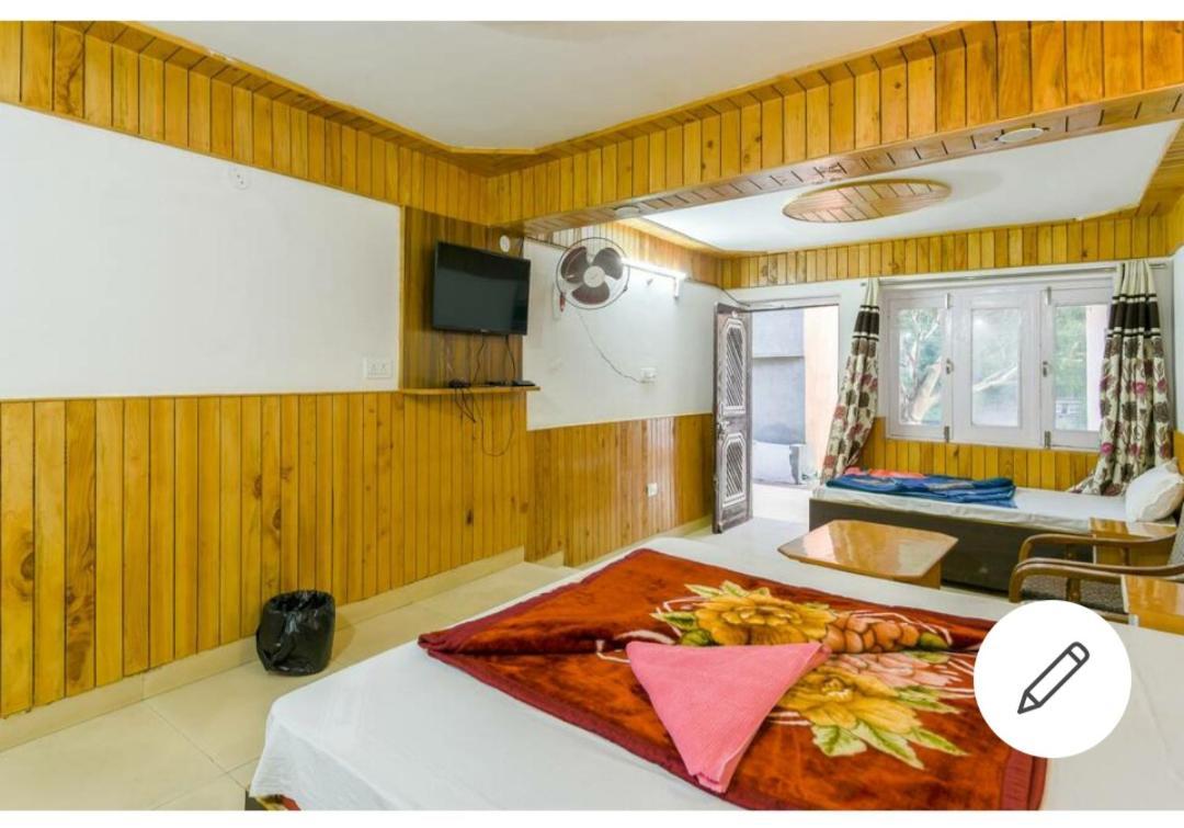 Tirthan Crest Homestay Banjār Стая снимка