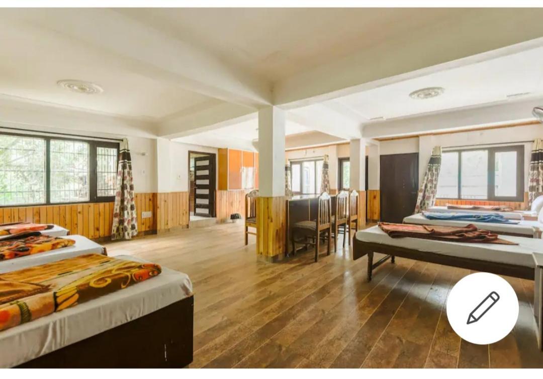 Tirthan Crest Homestay Banjār Екстериор снимка