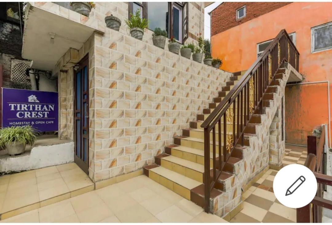 Tirthan Crest Homestay Banjār Екстериор снимка