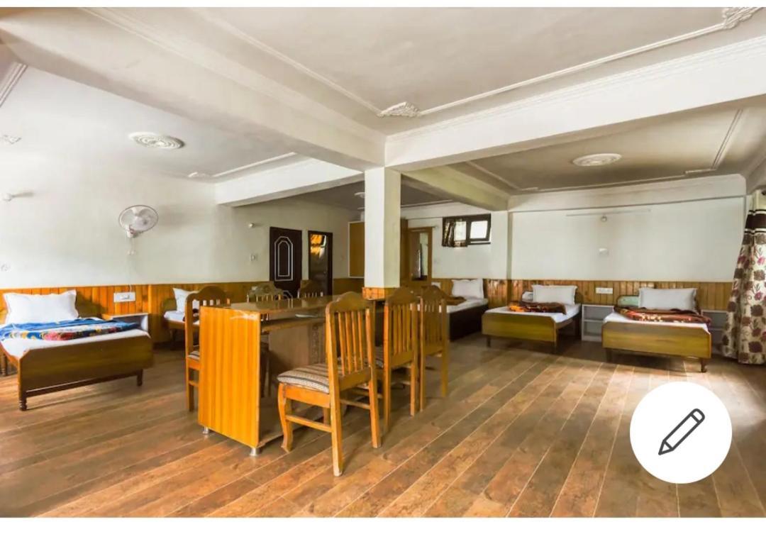 Tirthan Crest Homestay Banjār Екстериор снимка