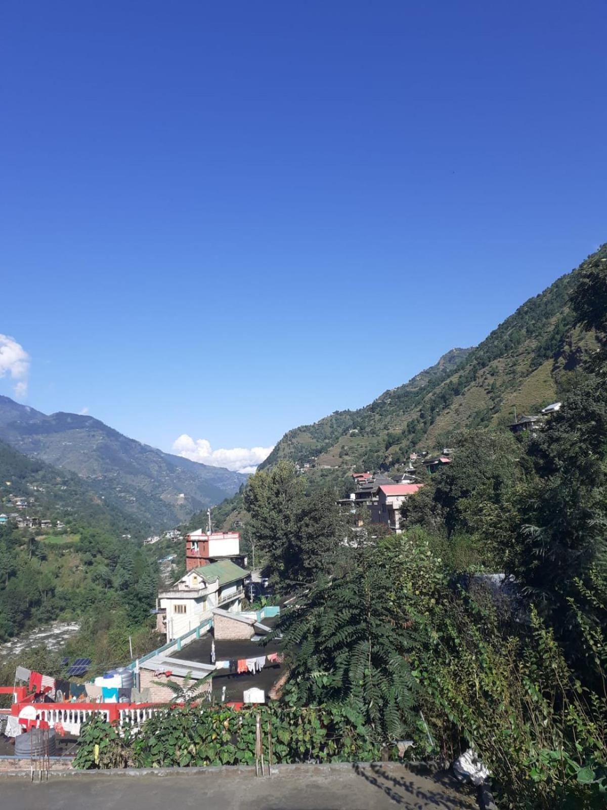 Tirthan Crest Homestay Banjār Екстериор снимка