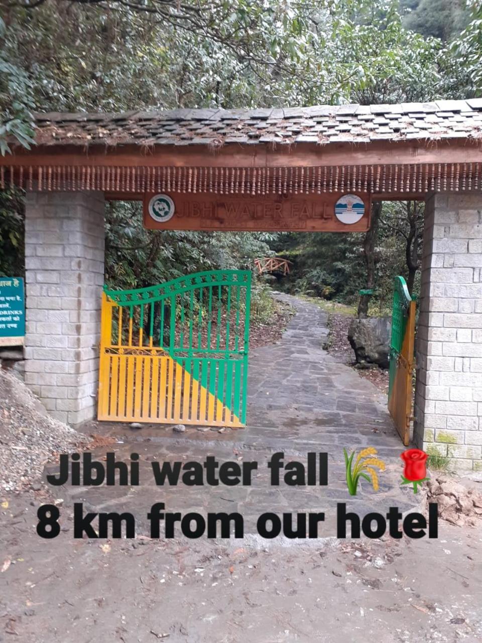 Tirthan Crest Homestay Banjār Екстериор снимка